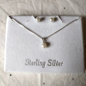 Pearl necklace/earring set sterling silver NWOT